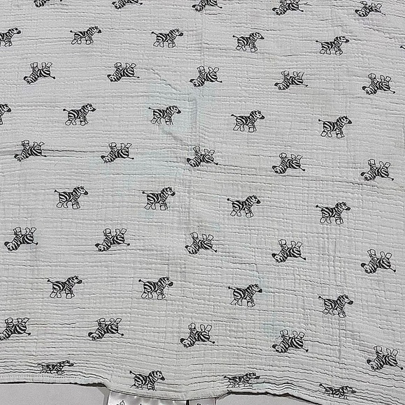 COPY - Amazing Baby Muslin Cotton Swaddle Blanket. 100% cool, cotton Muslin . - Picture 3 of 5